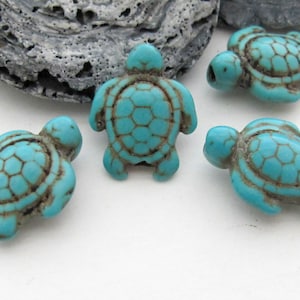4 Beads-Howlite turquoise Carved Turtle charm beads - GM068