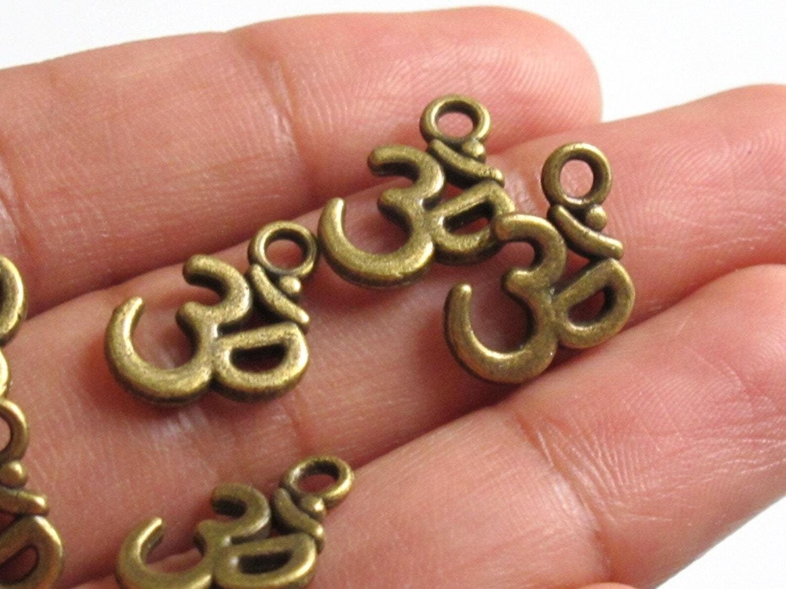 5 Beads Set Om Charms Ohm Charms Yoga Charms Brass Tone Yoga Etsy