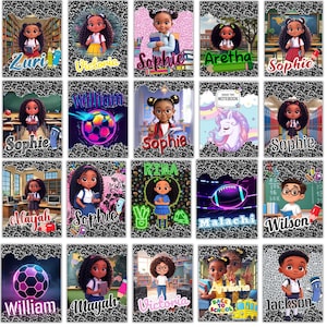 Pu&ograve; includere: Una collezione di quaderni di composizione colorati con illustrazioni di cartoni animati di bambini con nomi come Zuri, Sophie e William. Ogni quaderno ha un design unico, tra cui un pallone da calcio, un unicorno e un pallone da football americano.