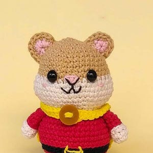 Hugo-The-Hamster-Hero-Amigurumi-Crochet-Pattern.pdf