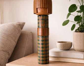 関口三作こけし (21 cm/8.3 インチ)、ヴィンテージ日本の創作木製人形