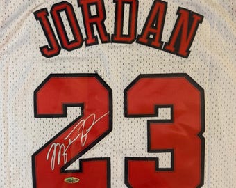 Camiseta de Chicago autografiada por Michael Jordan