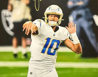 Justin Herbert Signed Los Angeles Chargers 8x10 Photo