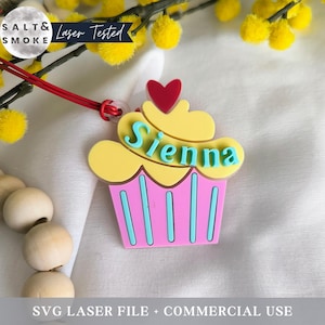 Personalisierte Cupcake Namen Tag SVG Laser bereit Digitale Datei Geburtstagskuchen Glowforge bereit Datei Party Decor Cut Datei Taschenanhänger SVG Korb Tag