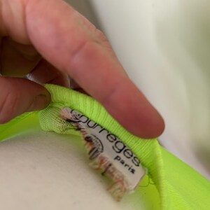 tag is cut partially.