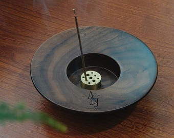 Porte-encens fait main en bois de noyer avec base en laiton massif - Grain unique, cadeau de méditation