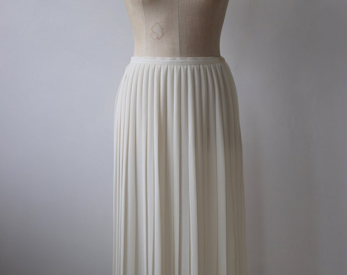 Vintage Cream Pleated Maxi Skirt