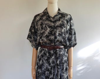 Norma Kamali | Hemdblusenkleid mit Federprint