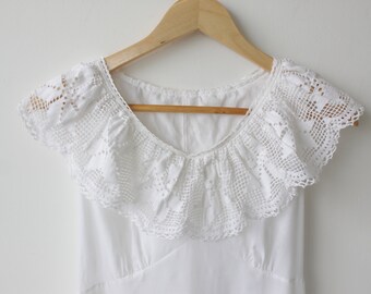 White  crochet cut-out frill trim 70s dress