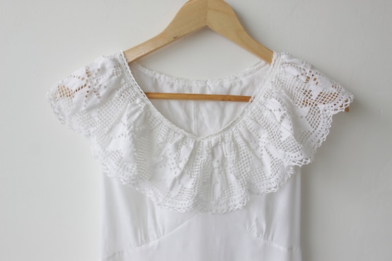 White  crochet cut-out frill trim 70s dress