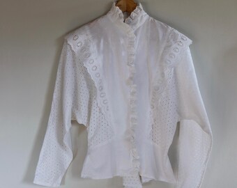 Mondi 1980er Broderie Anglaise Victoriana Rüschen-Fledermausbluse
