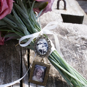 Bouquet Photo Charm , boda Bouquet Photo Charm, Memorial Photo Charm, Photo Frame Charm, Double Photo Charm, Bouquet Photo Jewelry