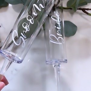 Personalised Couples&#39; Champagne Flute Set Champagne Glasses ,Mr and Mrs glasses, Wedding glasses, Luxury Acrylic Champagne glasses