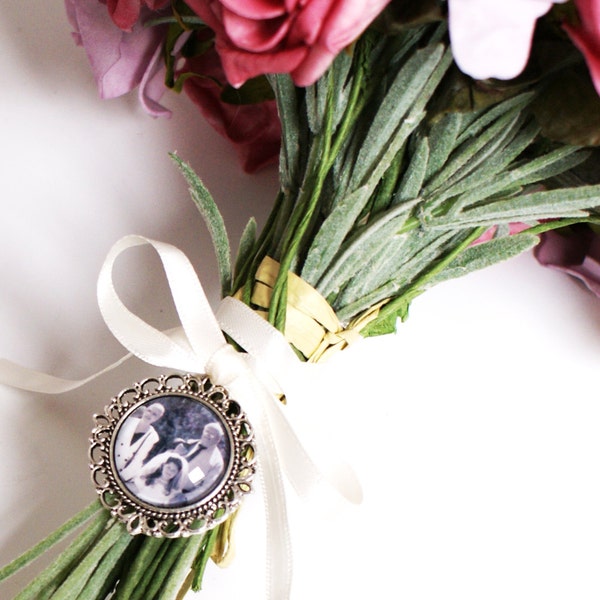 Photo Charm, Bouquet Charm, Wedding Bouquet Photo Charm, Memorial Photo Charm, Photo Frame Charm, Round Photo Charm, Bouquet Photo Jewelry