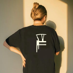 Minimalist Back Print T-Shirt: Modern Art, Scandinavian Design
