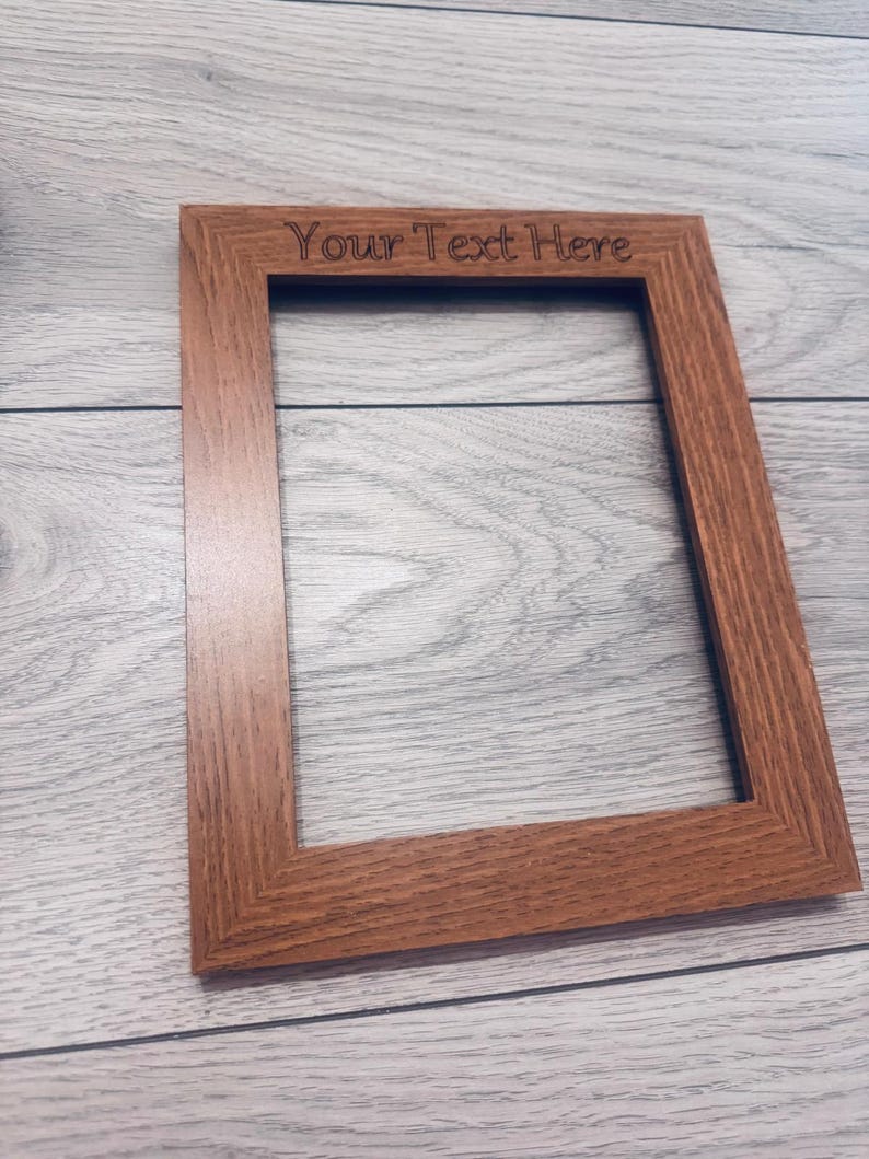 Aangepaste fotolijst, gegraveerde fotolijst cadeau, op maat gemaakte gravure Frans eiken lijst, gepersonaliseerde woondecoratie voor elke gelegenheid A3 A4 A5 afbeelding 8