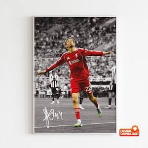 Hugo Ekitike Poster, signiertes Fußballposter, digitaler Download (Für Sondergrößen bitte eine Nachricht senden)