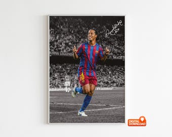 Puede incluir: Fotografía en blanco y negro enmarcada de un futbolista con una camiseta a rayas rojas y azules, corriendo por un campo. El jugador sonríe y levanta el pulgar. La imagen tiene una firma en la esquina superior derecha.