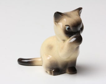 Miniature Ceramic Siamese Sitting Mama Cat by Hagen Renaker