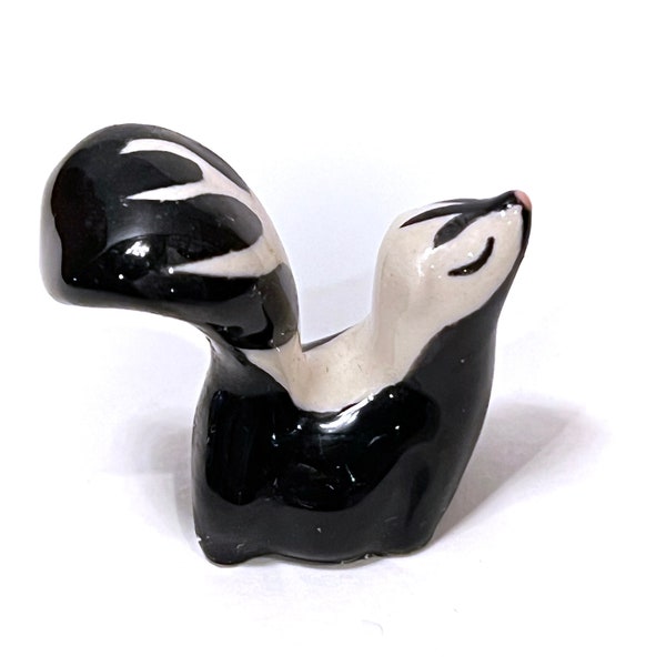 Mama Skunk Figurine by Hagen Renaker USA - Terriarium Decor!