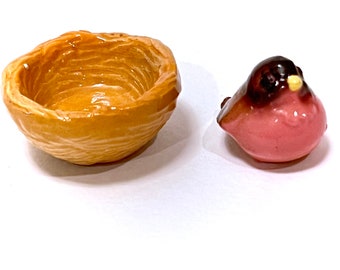 Robin Chick  and Nest Figurine by Hagen Renaker - Miniature Decor