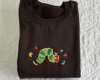 Sweat-shirt ras du cou brodé chenille affamée, chemise Eat The Rich, sweat à capuche cottagecore confortable, cadeau pour les amoureux des livres, cadeau pour les lecteurs