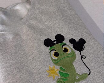 Camiseta bordada do Pascal de Enrolados da Disney, Moletom com flor do Pascal, Camiseta da Princesa Rapunzel, Camiseta para viagem em família ao Magic Kingdom da Disneylândia (WDW)