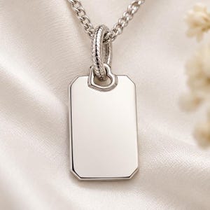 Graverbart rektangulärt namnhänge, personligt silver- eller guldhalsband, graverad namnhänge, fin present till henne