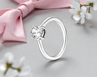 Sparkling Solitaire Ring, Jewellery for Women, Elegant Accessory for Everyday Wear, Gift for Her