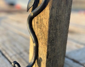 Large Leaf Hook