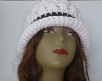 White Women's  Roll Brim Bucket Cloche Hat With Black Headband