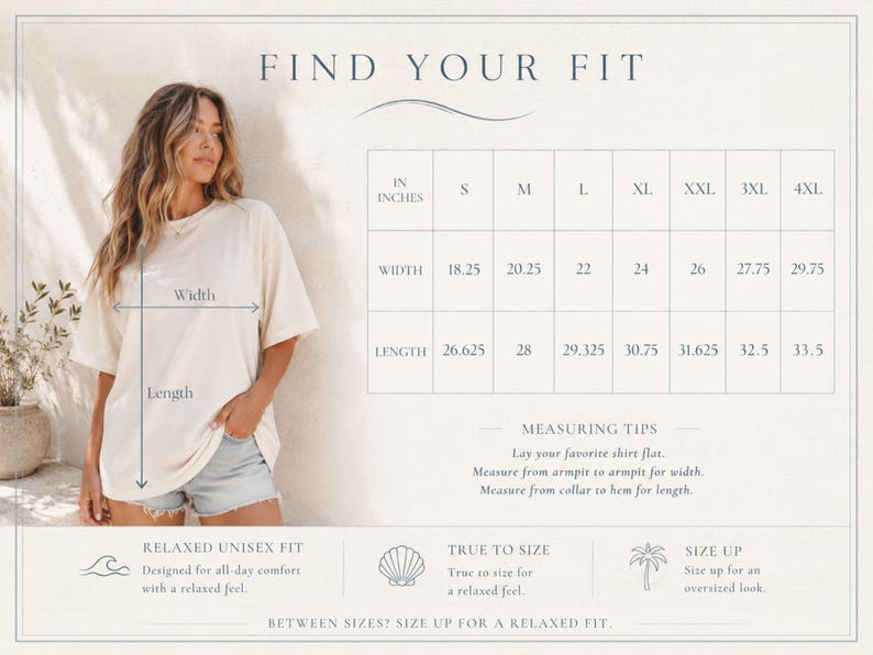 Pu&ograve; includere: Una tabella delle taglie per una t-shirt con una griglia che mostra le misure di larghezza e lunghezza in pollici dalla S alla 4XL. La tabella include consigli per la misurazione, istruzioni per stendere la maglietta e note sulla vestibilit&agrave;.