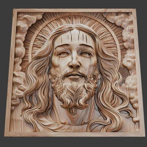 Op de afbeelding: Een gedetailleerde houten snijwerk van een man met lang haar en een baard, omringd door een halo en wolken. Het snijwerk is omlijst in een vierkant en heeft ingewikkelde details. Het hout heeft een natuurlijke, lichtbruine kleur.