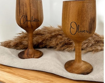 Personalisierte Holz Becher Kelch Set | Handgefertigtes Charcuterie Brett | Individuell gravierte Geschenke | Rustikales Käse Brett | Schneidebrett Geschenk