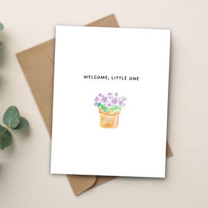 Carte de bienvenue du petit, cadeau de baby shower, sans sexe, fleurs violettes aquarelles faites à la main, blanc à l'intérieur, carte de fête de couche, nouveau parent