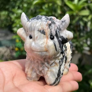 3&quot; Natural Zebra quartz crystal , hand-carved Highland Cow, home decor, gemstone, Holiday gift,birthday gift,Reiki healing crystal