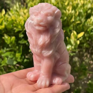 手彫りピンクオパールクォーツクリスタルライオン、ホームデコレーション（4インチ）