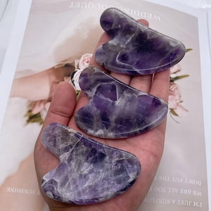 Handskuren ametist Gua Sha, 7,5 cm kristallmassageverktyg, Reiki-gåva