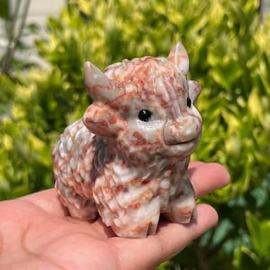 3&quot; Natural Red grid quartz Crystal , hand-carved Highland Cow, home decor, gemstone, Holiday gift,birthday gift,Reiki healing crystal