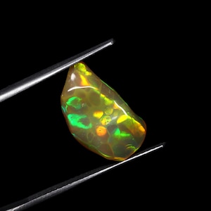 Welo Opal Grov, Naturlig Friformskristall (15 x 8 mm)