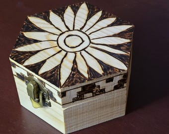 Assyrian Chamomile Flower with Traditional Mesoamerican Border Pattern Jewlery Box
