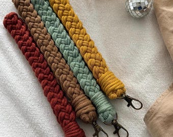 Portachiavi da polso in macramè fatto a mano: portachiavi in cotone boho per regali da donna