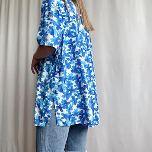 Vintage Blue Floral Print Blouse: Short Sleeve Button Up, Size L