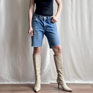 Vintage Lee W32 Denim Cut-Off Shorts, 90s Y2K Light Wash Raw Hem Jean Shorts, Medium Size M