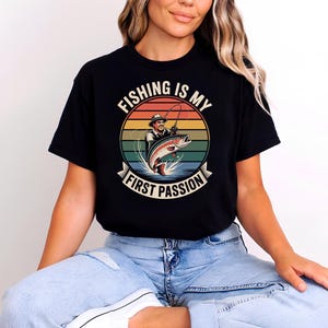 Fishing Shirt, Retro Fishing Sweatshirt, Fisherman Gift, Fishing Dad Shirt, Vintage Angler Tee
