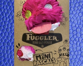 Muñeco de peluche peculiar / Regalo para amantes de los peluches / Coleccionable suave