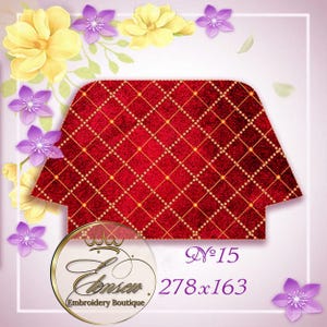Może przedstawiać: Czerwony wzór tkaniny z rombowym wzorem i złotymi akcentami. Wzór ma kształt elementu odzieży. Obraz zawiera tekst "№ 15" oraz wymiary 278 x 163. Kwiatowe akcenty w kolorze żółtym i fioletowym otaczają wzór.