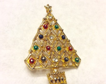 Vintage Christmas Tree brooch pin.