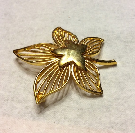Vintage jewelry brooch by Roget in silver flower wedding brooch Sale half price with free shipping in USA