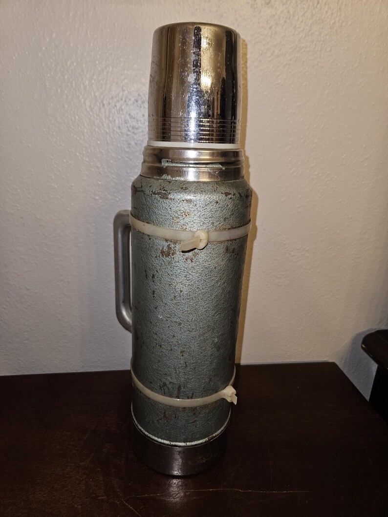 Termo de vacío Aladdin Stanley A83 antiguo imagen 4